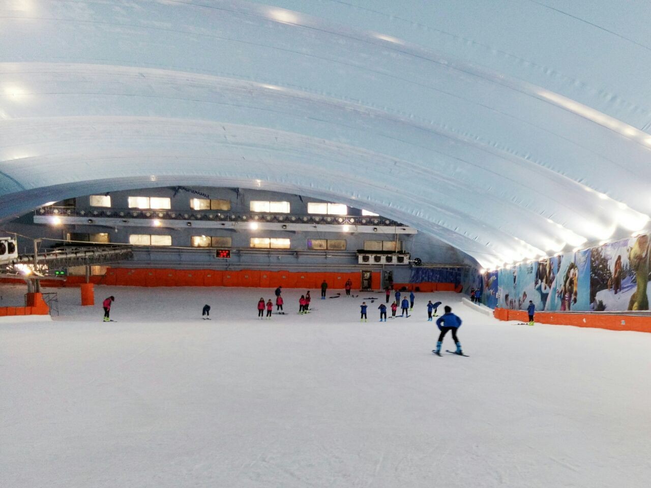 室内滑雪場