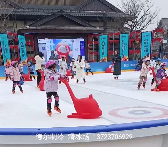 南京溧水無想水鎮富城荟室外滑冰場